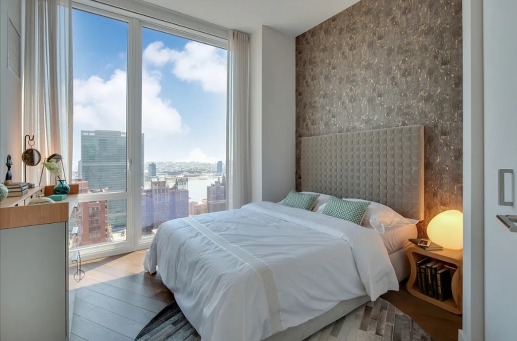  East 44th Street - Photo 3