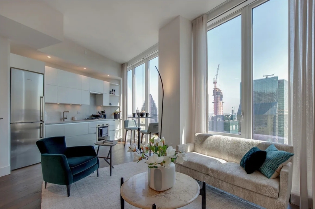  East 44th Street - Photo 2