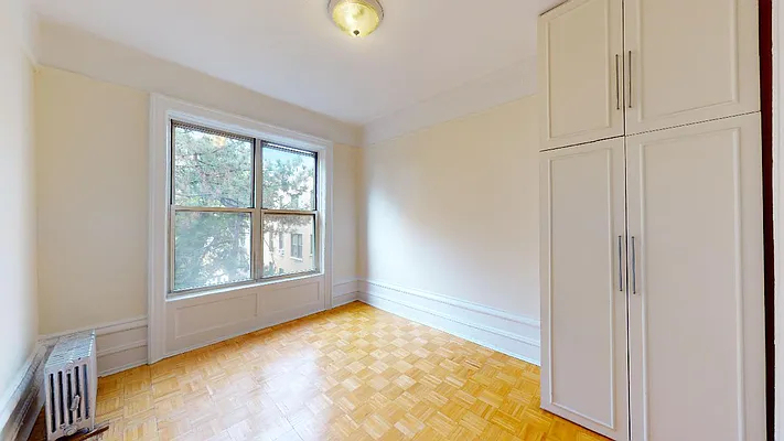 68 Cabrini Boulevard - Photo 2