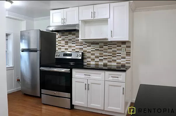 1034 Dekalb Avenue - Photo 1