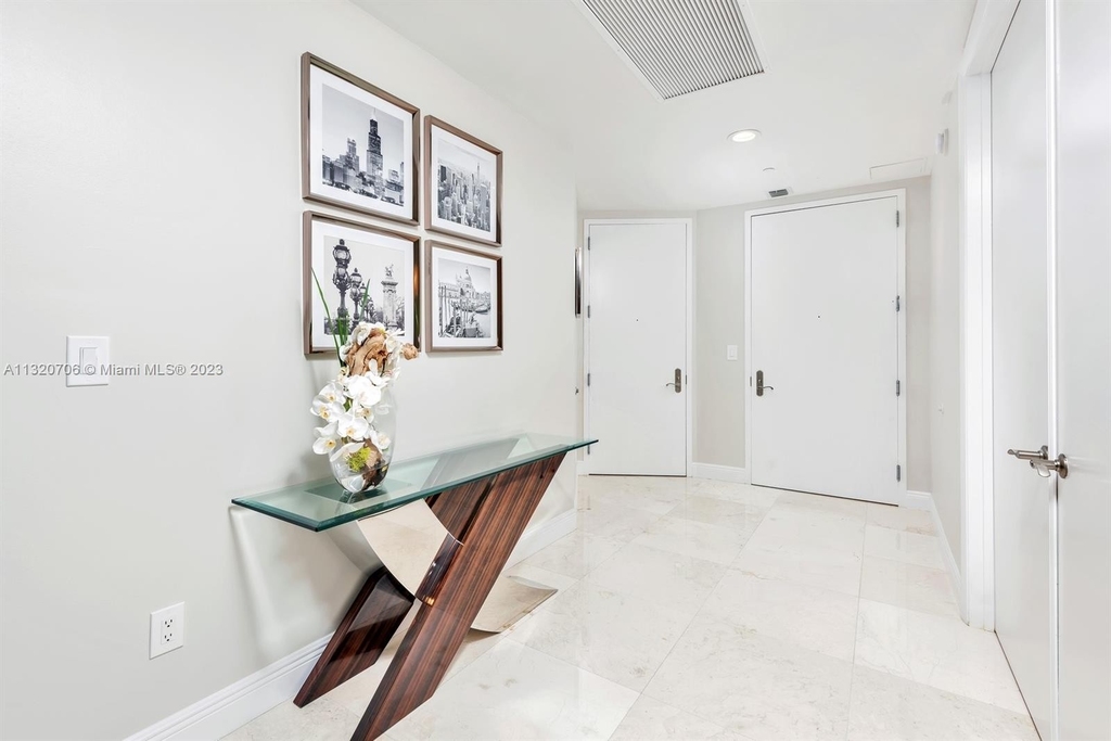 16001 Collins Ave - Photo 19
