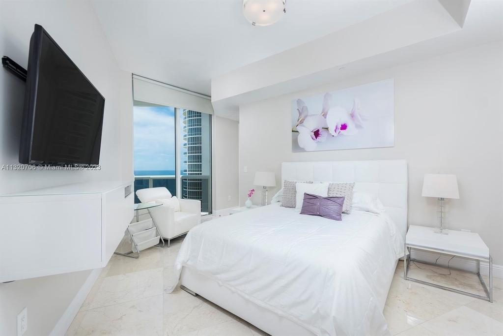 16001 Collins Ave - Photo 15