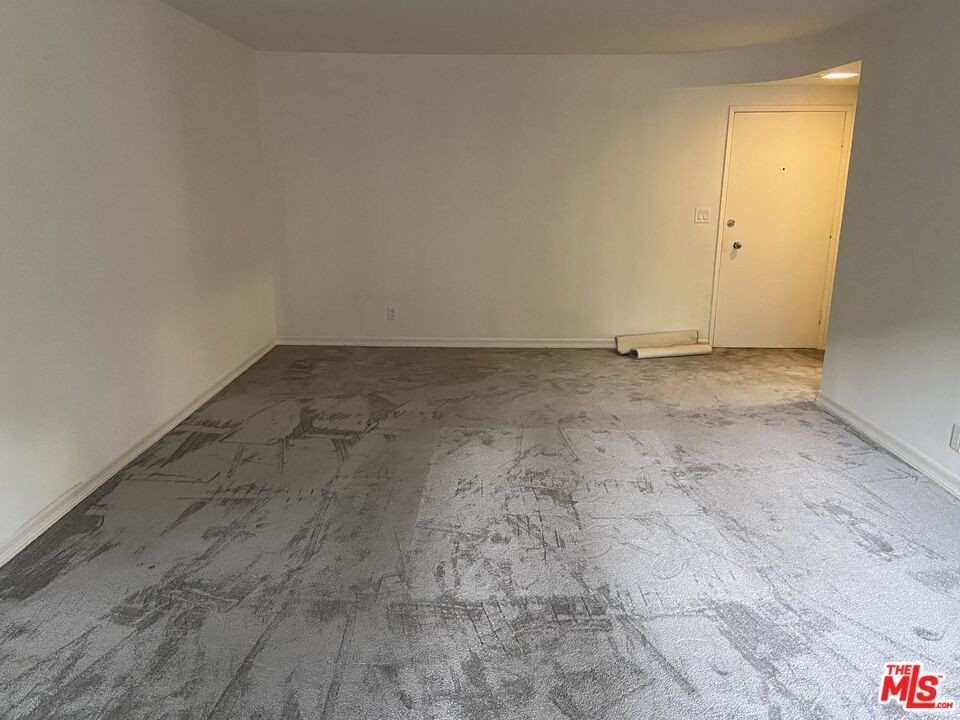 10655 Wilshire Blvd - Photo 3