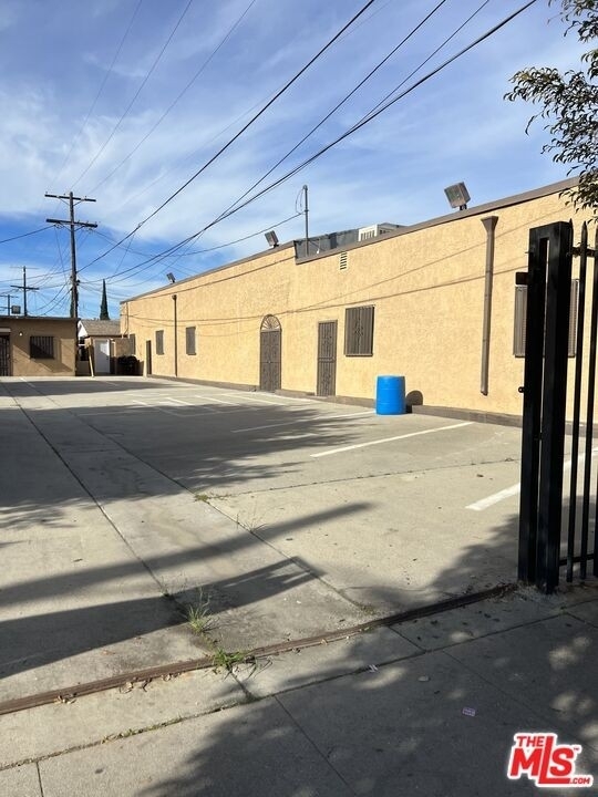 6617 S San Pedro St - Photo 3