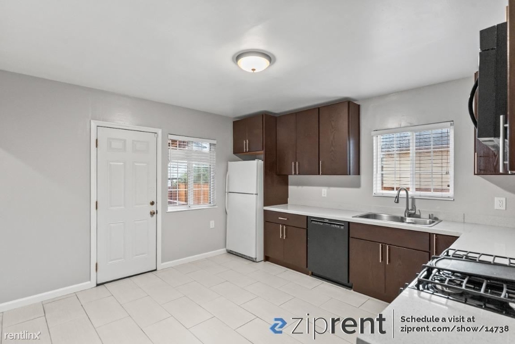 2718 68th Ave - 2718 - Photo 6