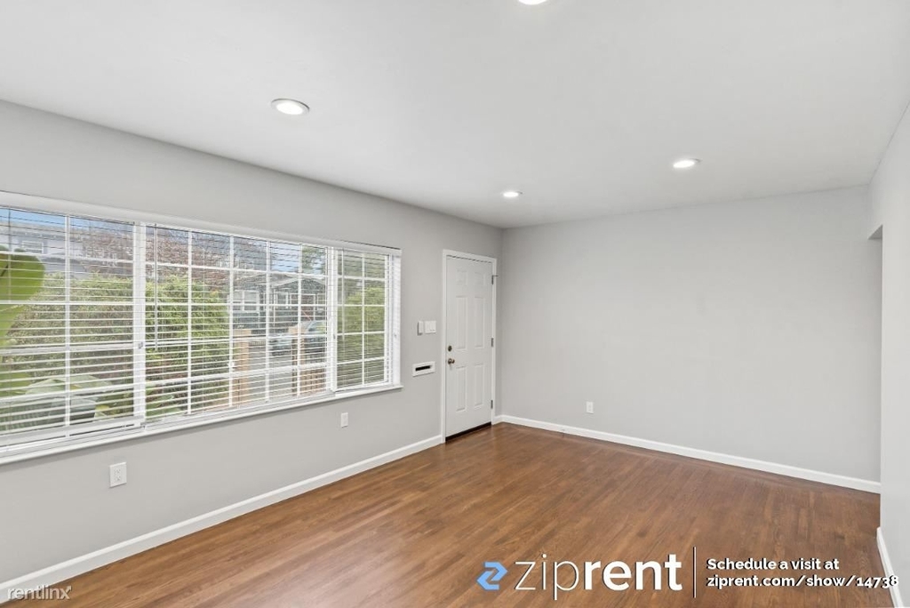 2718 68th Ave - 2718 - Photo 5