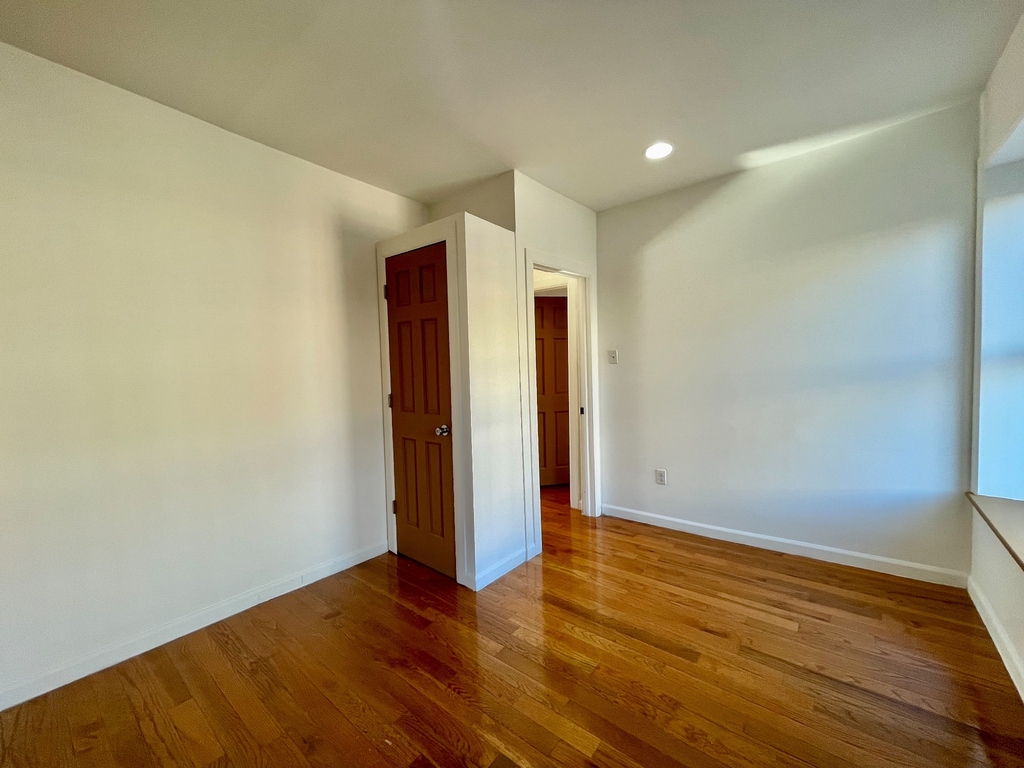 422 East 118th Street - Photo 8