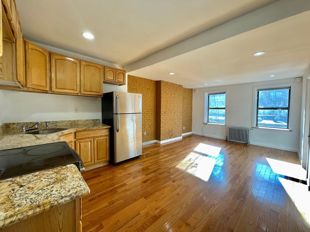 422 East 118th Street - Photo 6