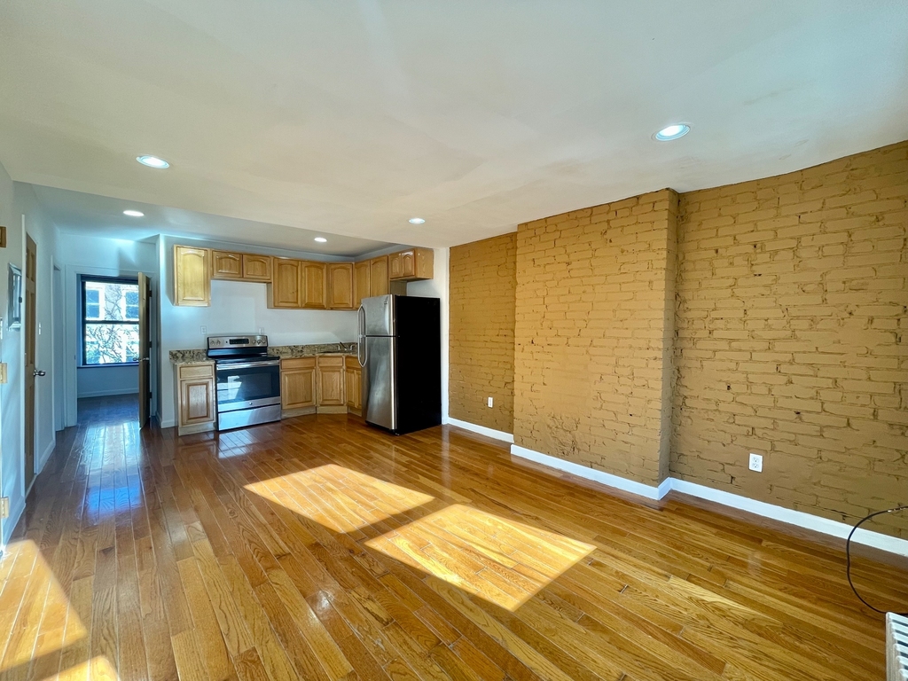 422 East 118th Street - Photo 3