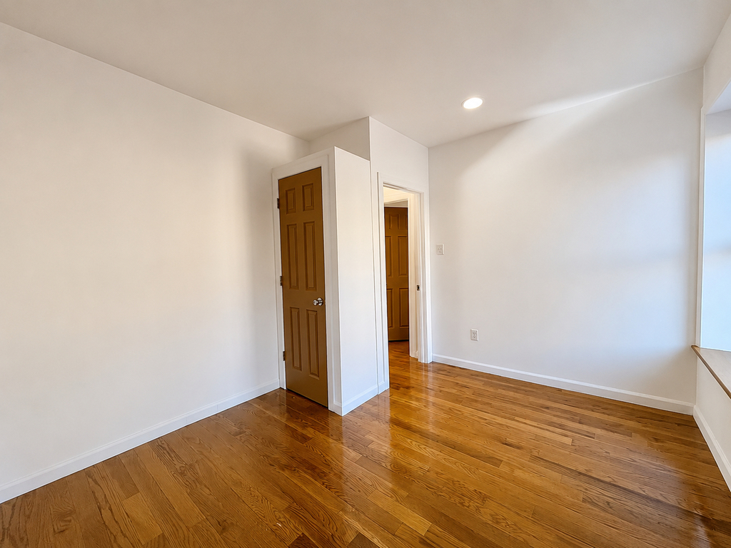 422 East 118th Street - Photo 9