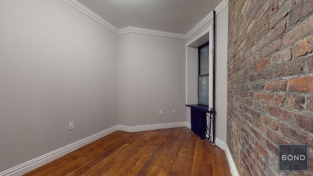 325 East 5th Street - Photo 2