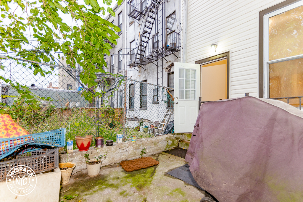 153 Wilson Avenue - Photo 9