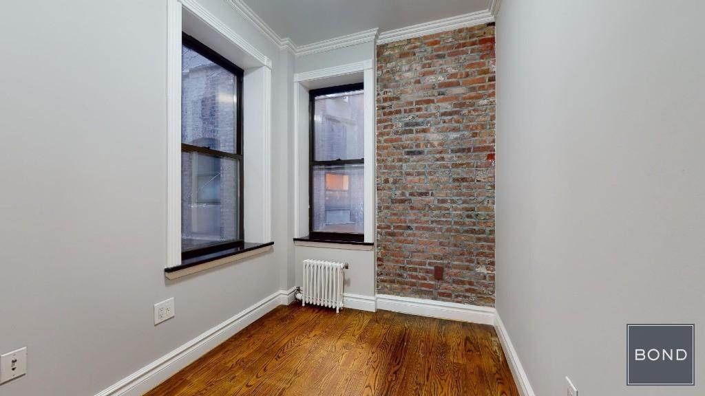 309 East 8th Street - Photo 3