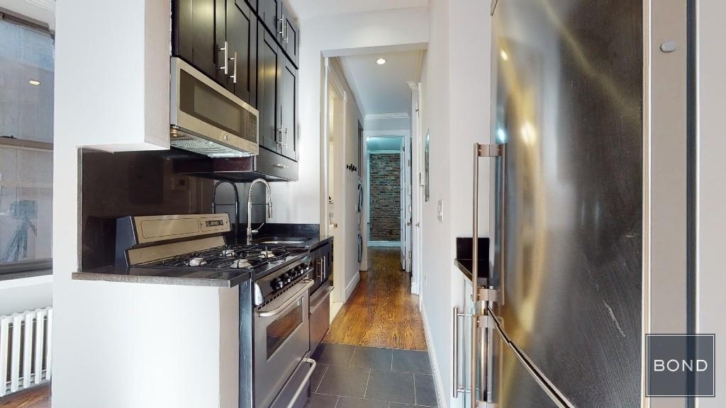 309 East 8th Street - Photo 5