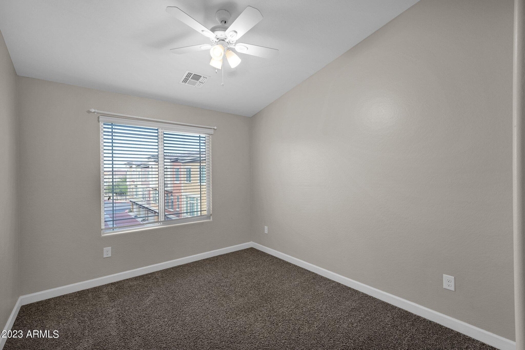 240 W Juniper Avenue - Photo 15