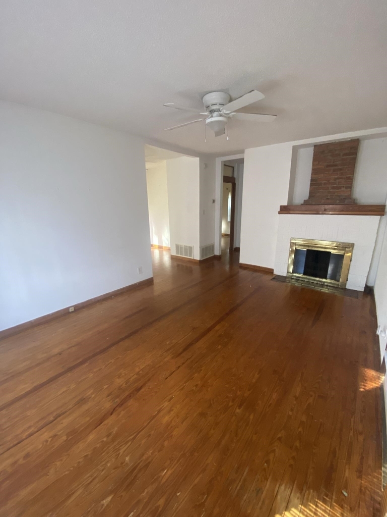 848 N Bronough - Photo 2