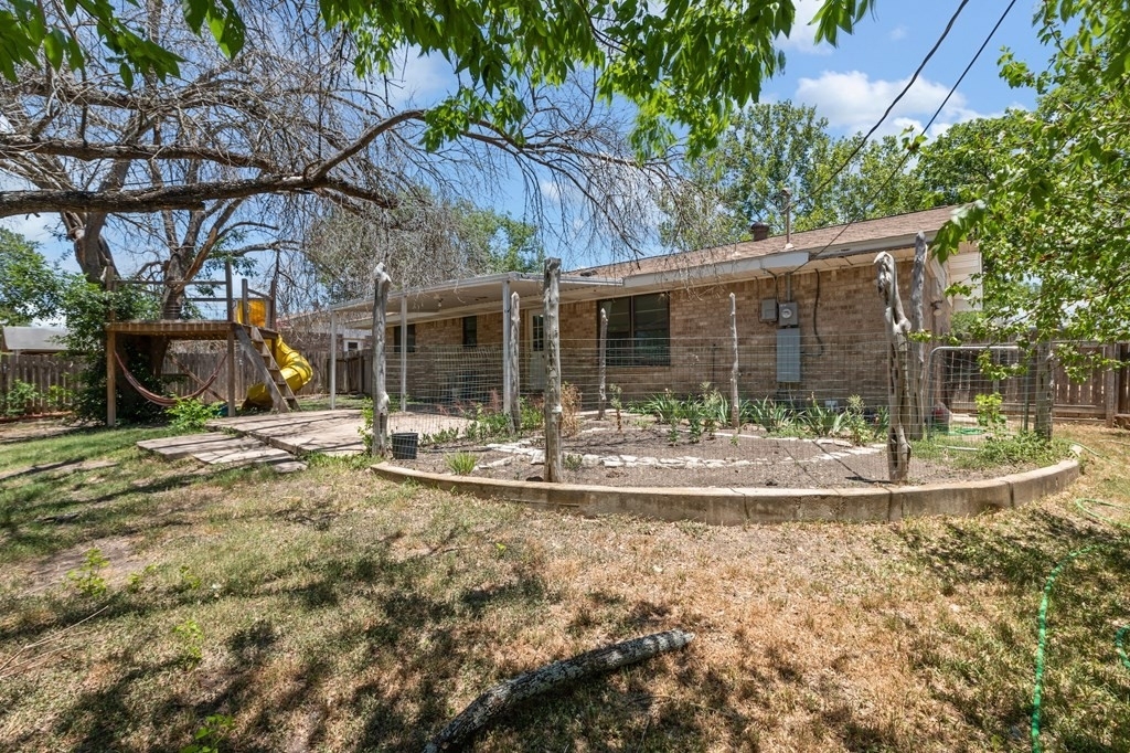 1911 Singing Wind Dr - Photo 24