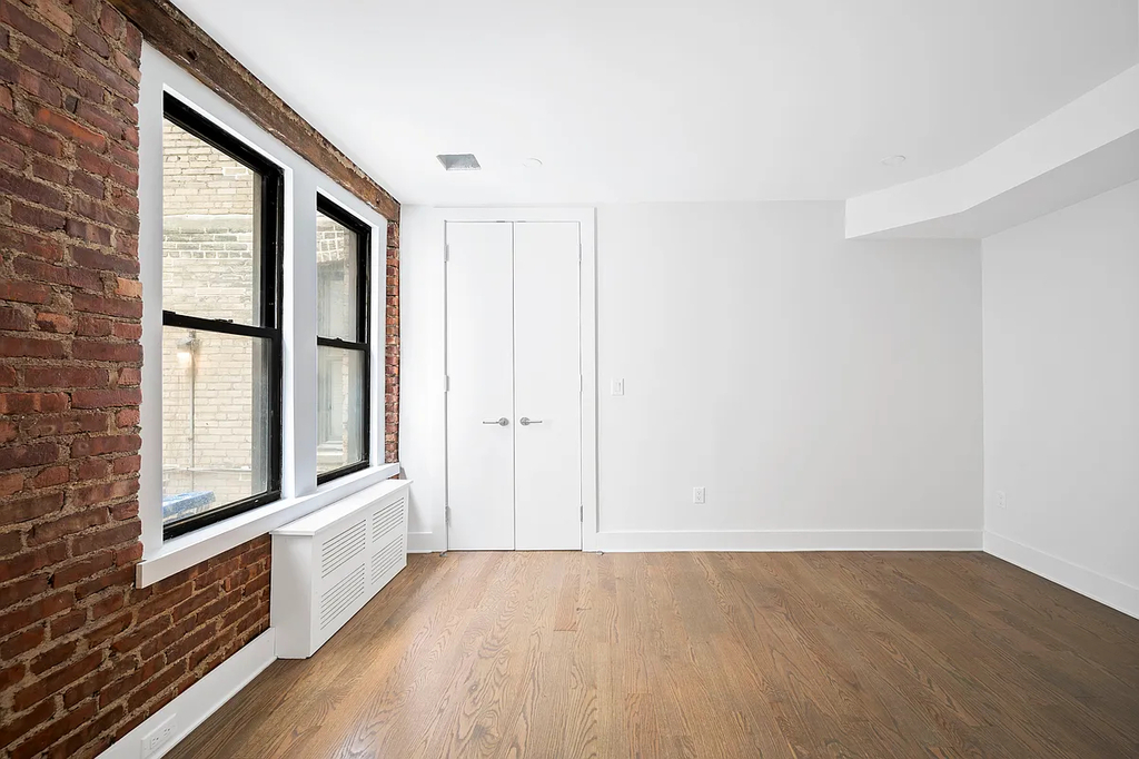 226 East 70th Street - Photo 4