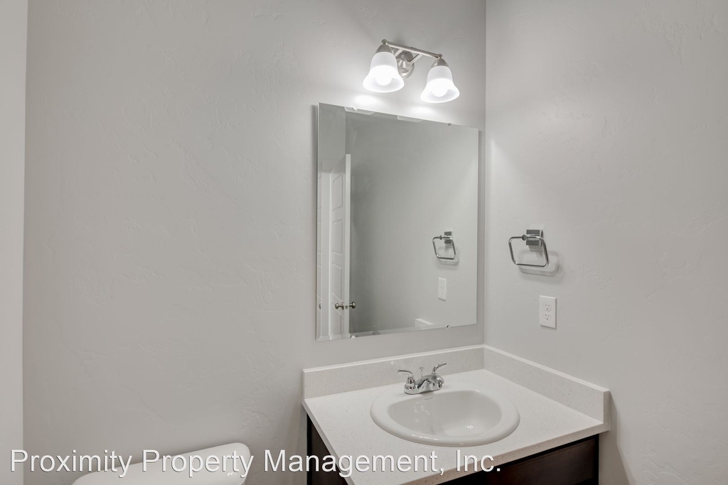 11206 W. King Street - Photo 8