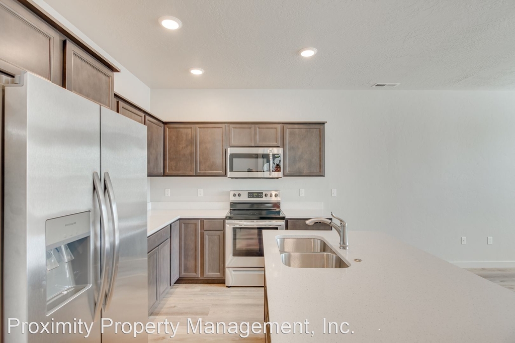 11242 W. King Street - Photo 6