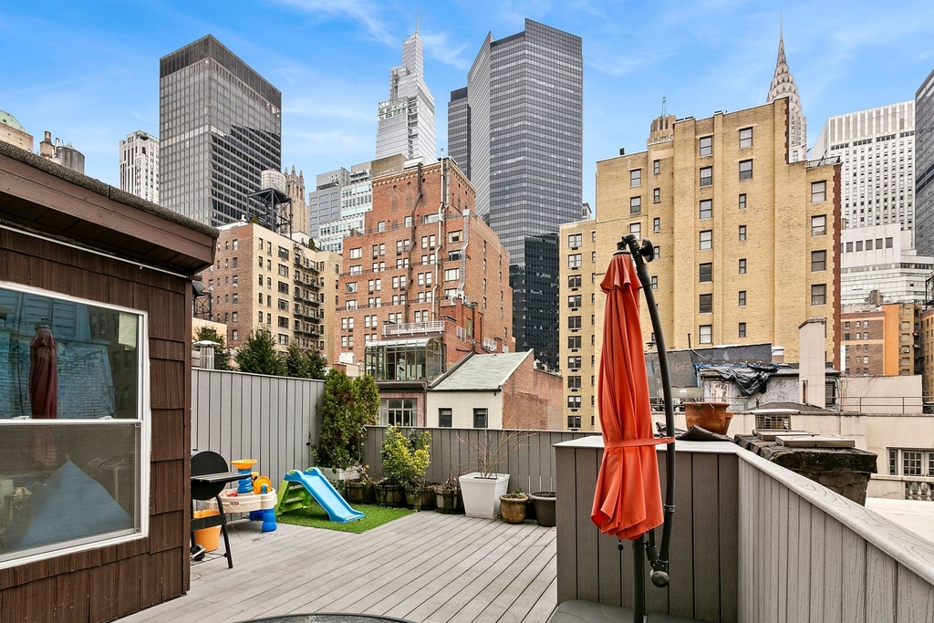 132 East 38th Street - Photo 6