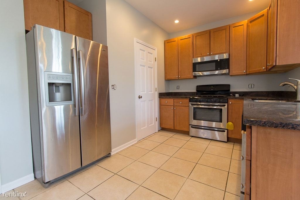 3146 W. George, Unit Hc - Photo 2