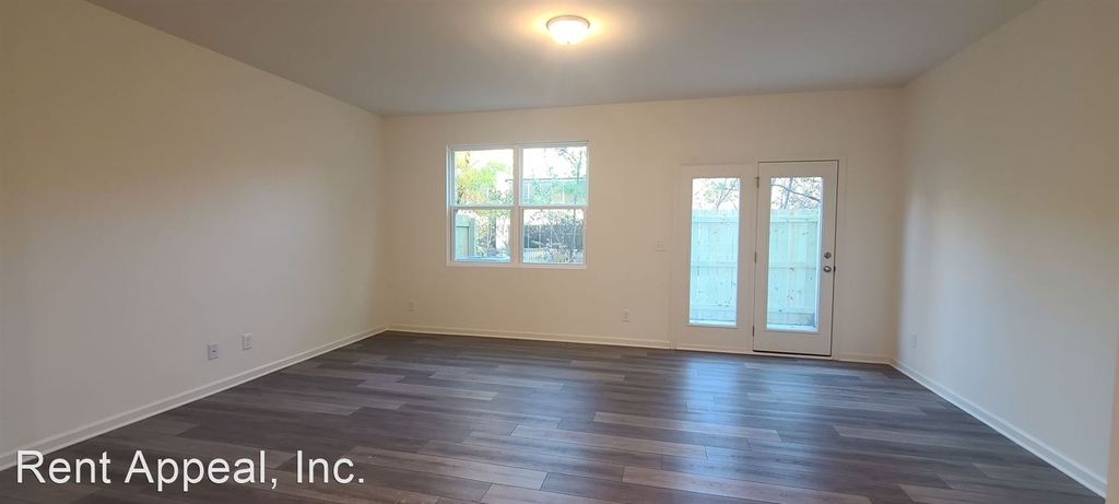 1518 Vernon Blvd - Photo 6