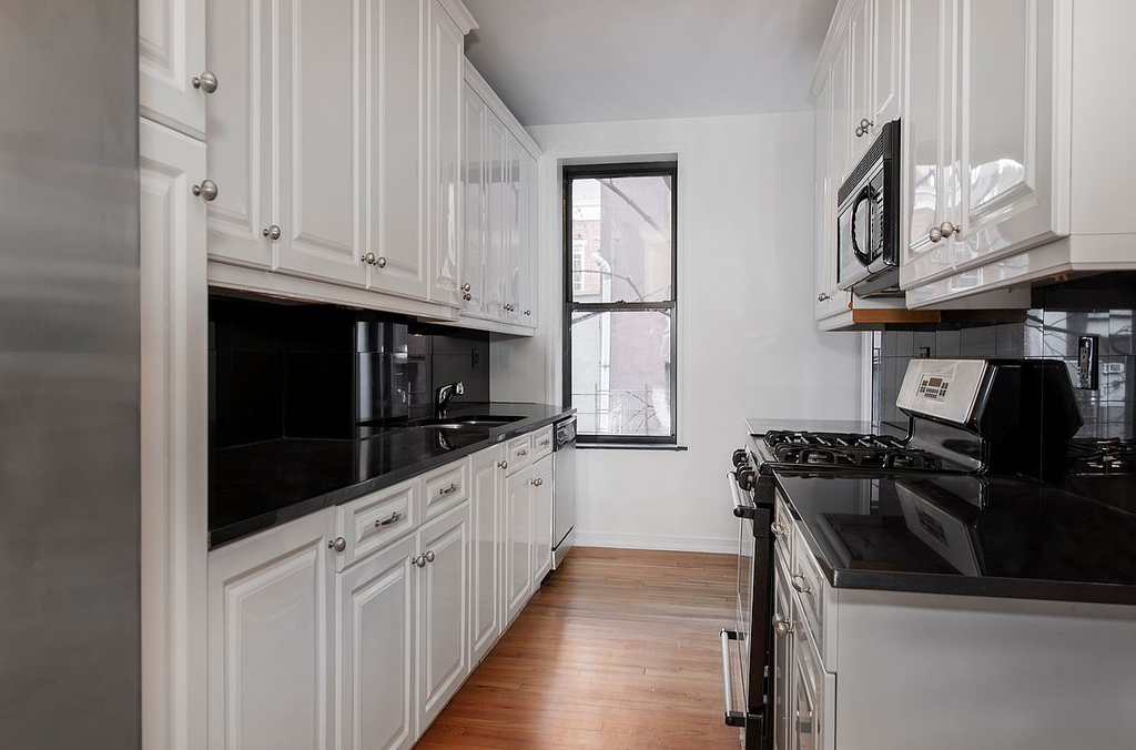 13 East 7th Street - Photo 2