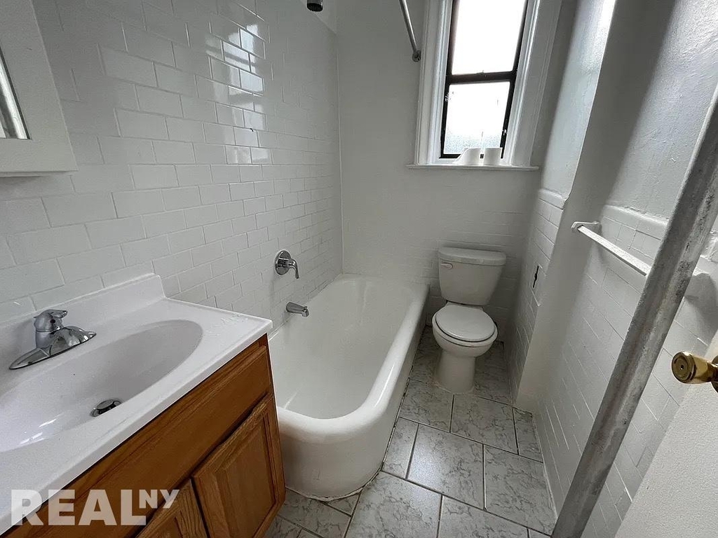 4996 Broadway - Photo 4