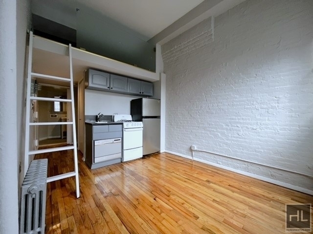 221 Mott Street - Photo 1