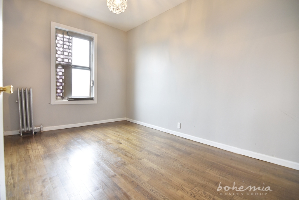 540 West 189th Street - Photo 5