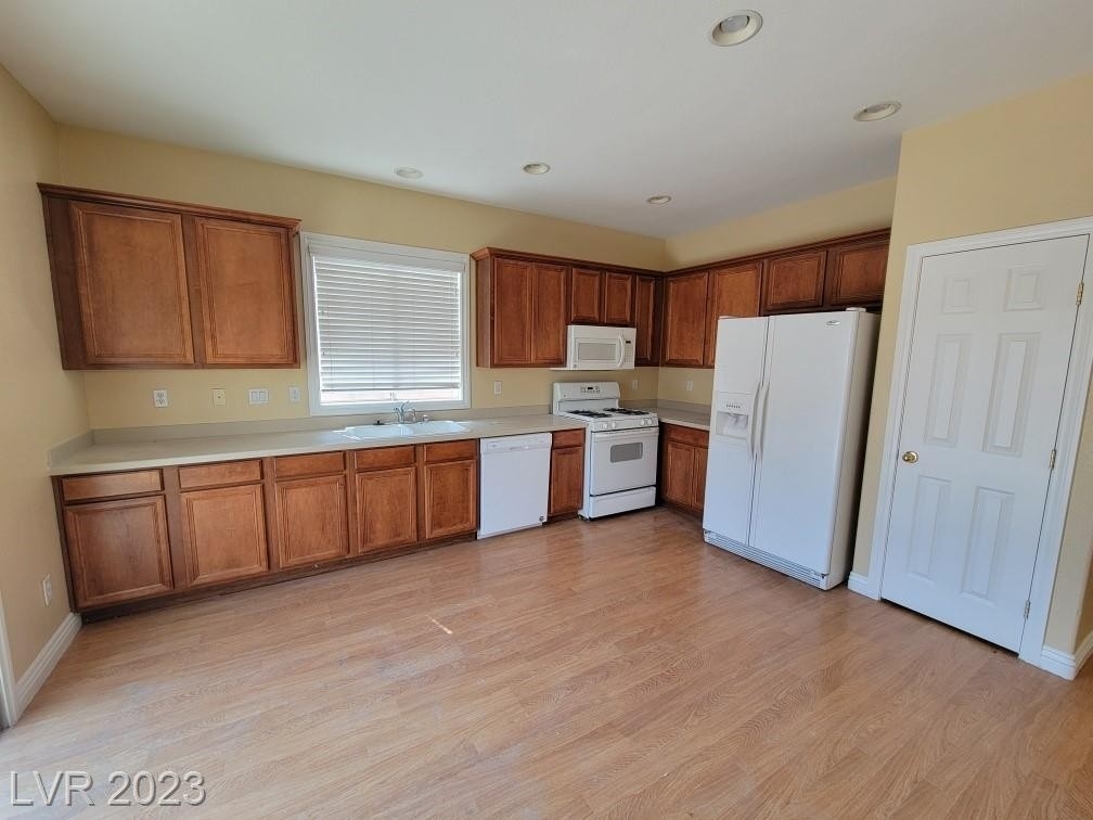 8020 Cool Springs Street - Photo 4