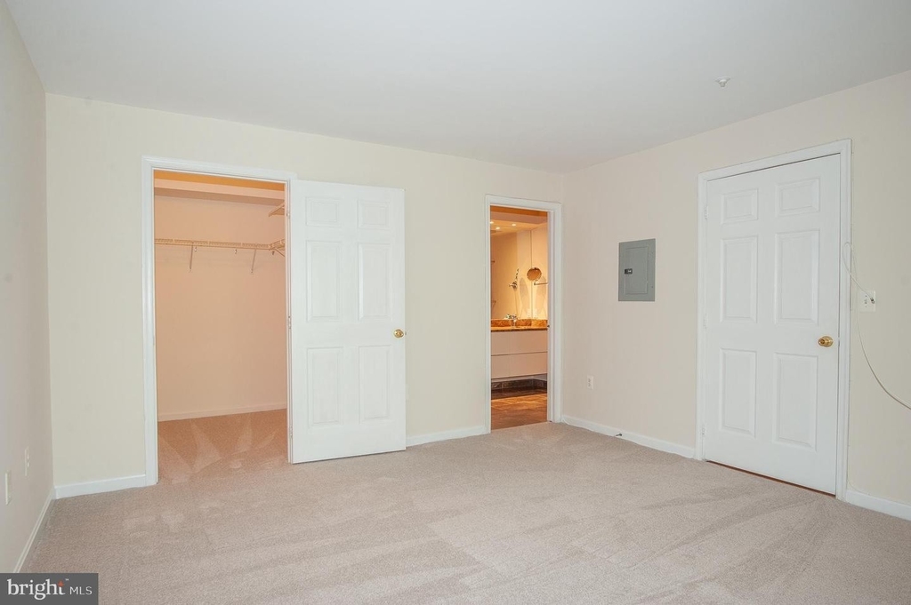 5958 Founders Hill Dr #101b - Photo 11