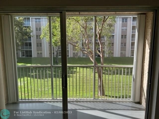 1100 Nw 87th Ave - Photo 14