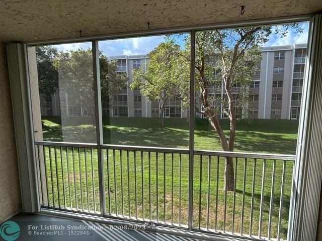 1100 Nw 87th Ave - Photo 15