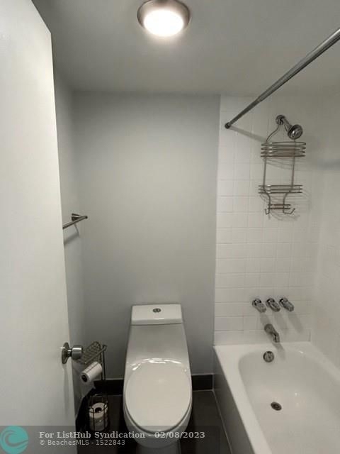1100 Nw 87th Ave - Photo 9