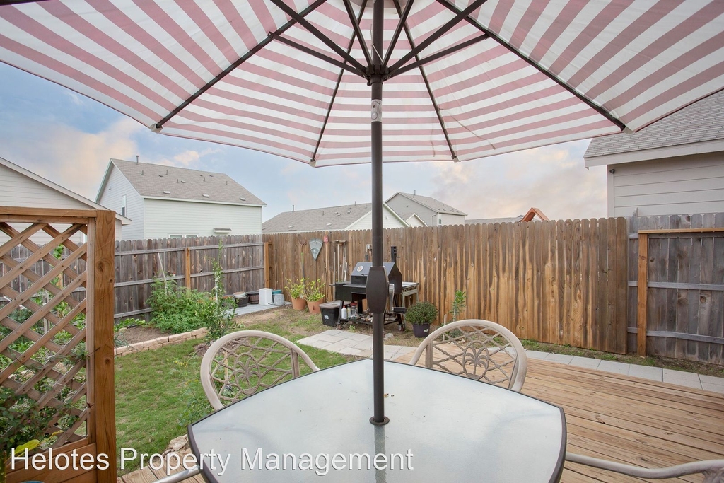 8956 Yorkshire Way - Photo 26