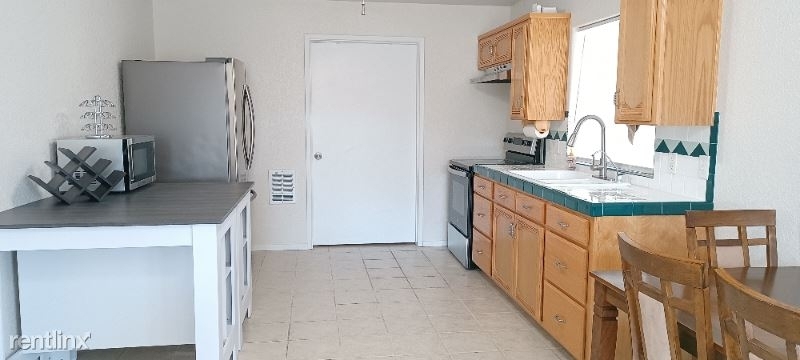 13818 E 52 Dr - Photo 9