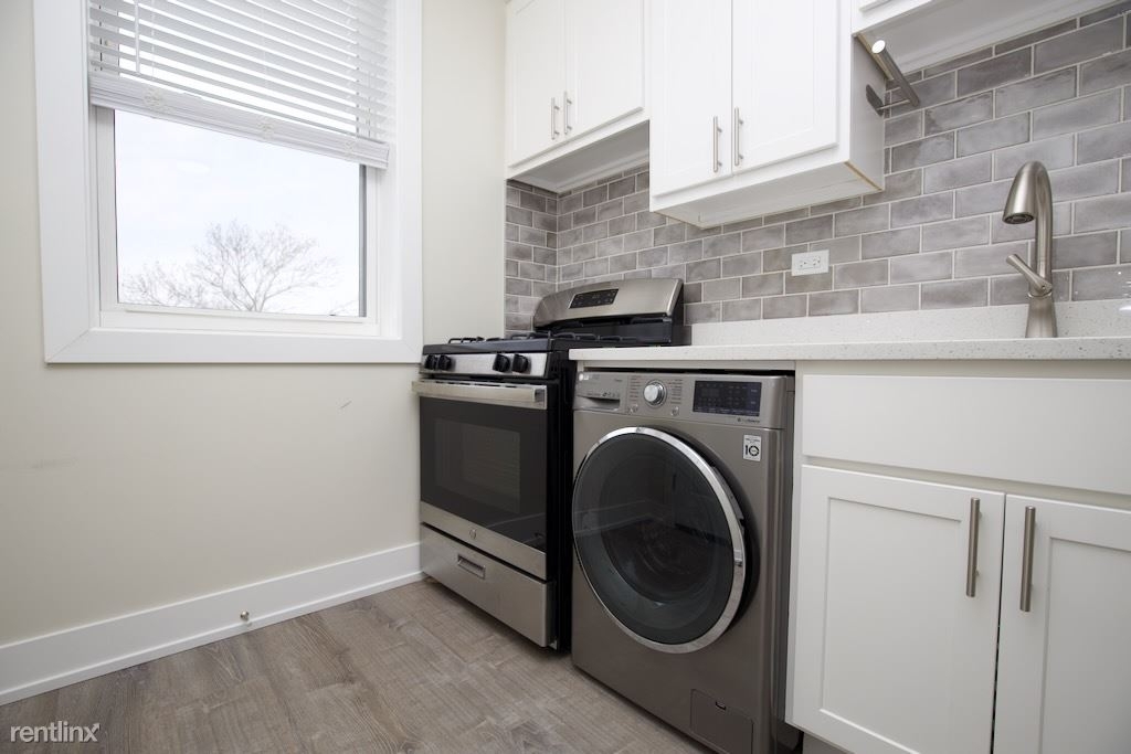 4220 N. Clark, Unit 4 - Photo 4