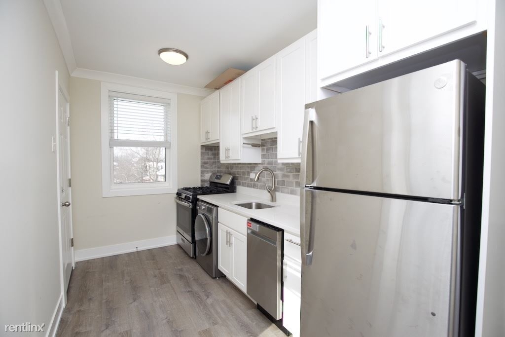 4220 N. Clark, Unit 4 - Photo 1