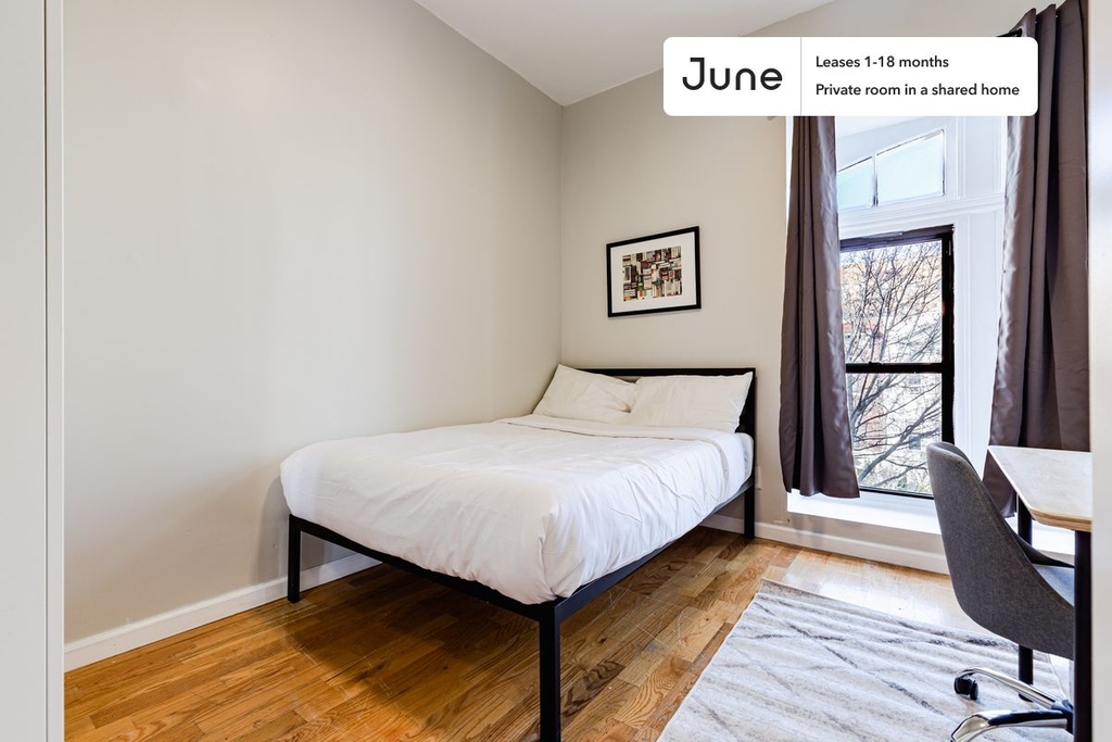 362 Parkside Avenue - Photo 0