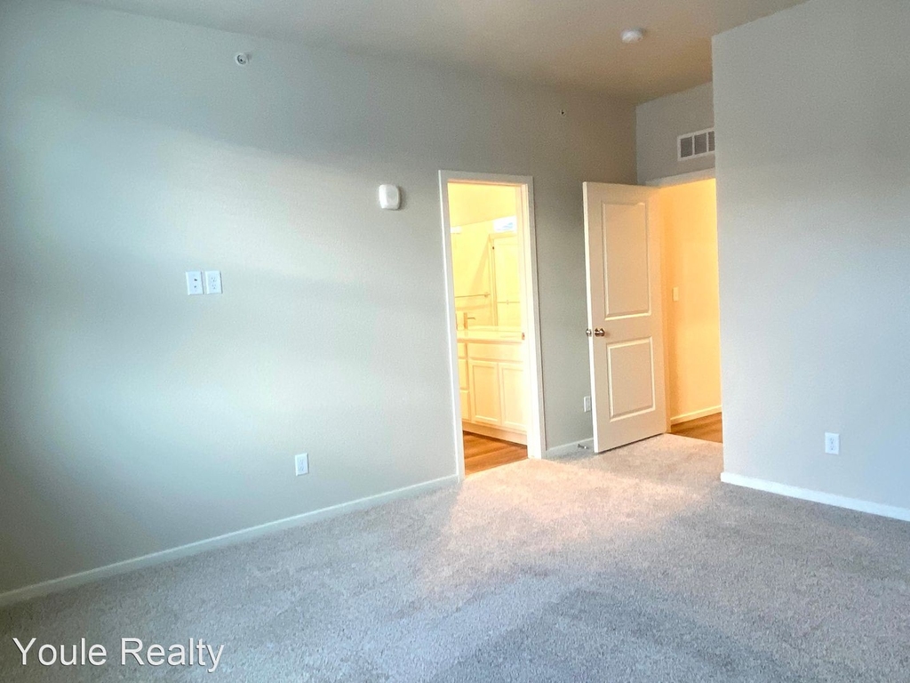 557 Vicot Way - Unit F - Photo 35