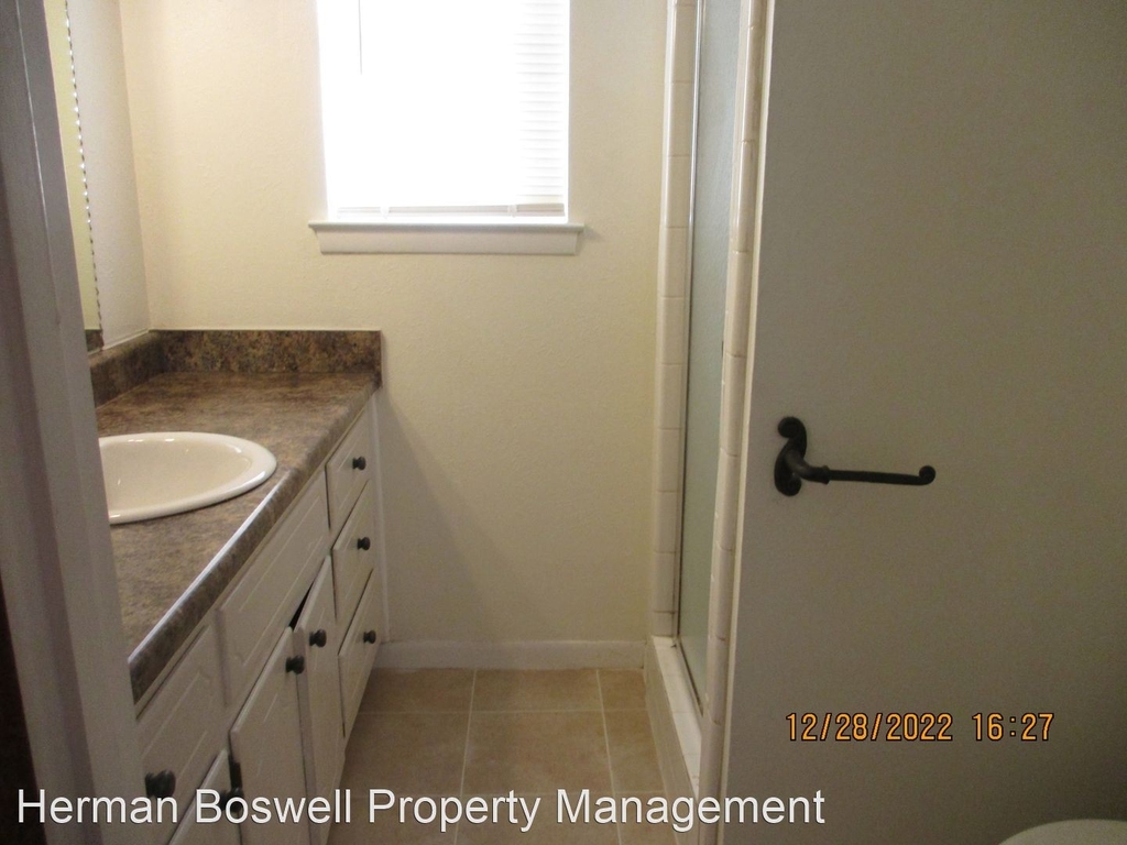 2511 Laredo Ct - Photo 10