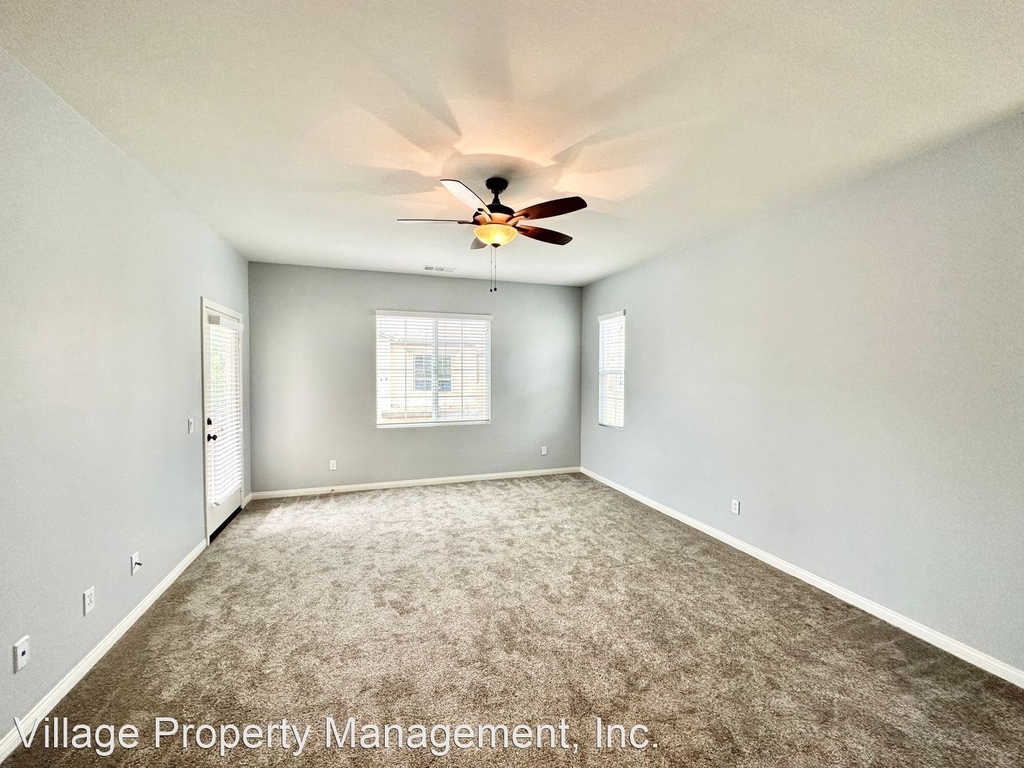 45922 Daviana Way - Photo 32