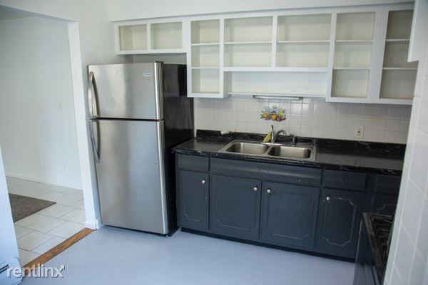 165 Commonwealth - Photo 12