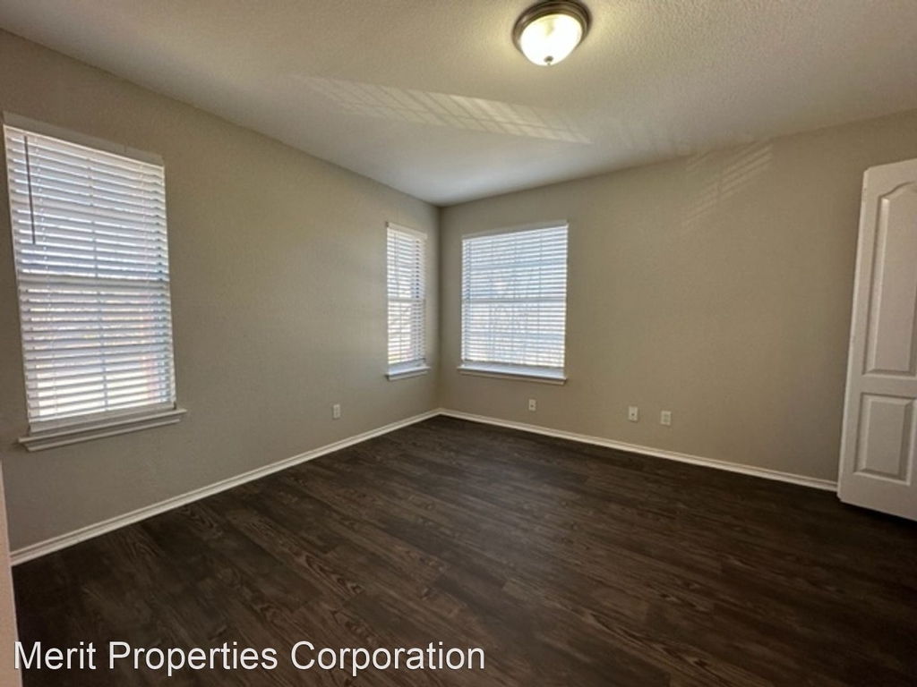 1504 Zephyr Lane - Photo 12