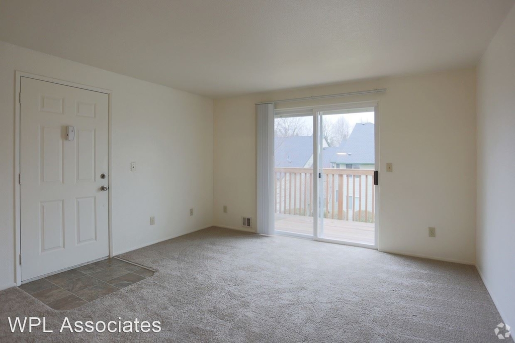 1645 Ne 20th St - Photo 2