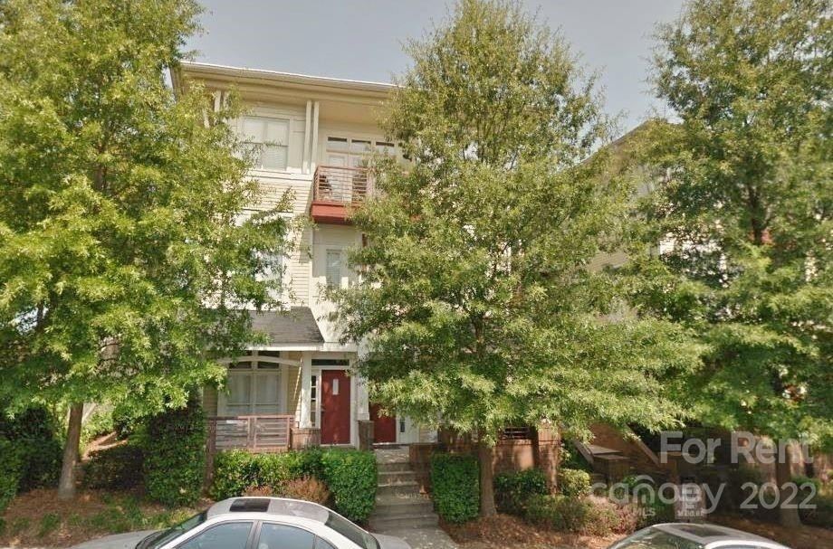 647 N Alexander Street - Photo 0