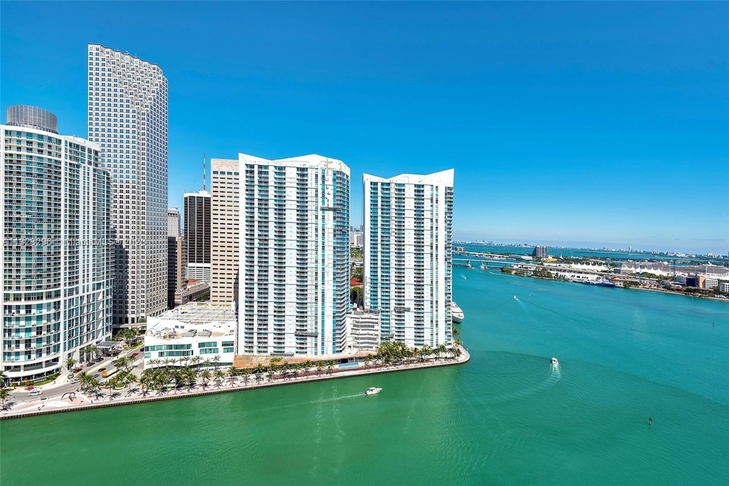 900 Brickell Key Blvd - Photo 30