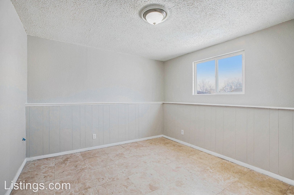 2030 Grafton Dr - Photo 11